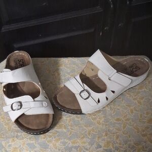 Comfortable White Buckle Sandals
